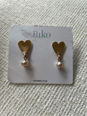 BIKO Gold Heart Earrings with Pearl Drops